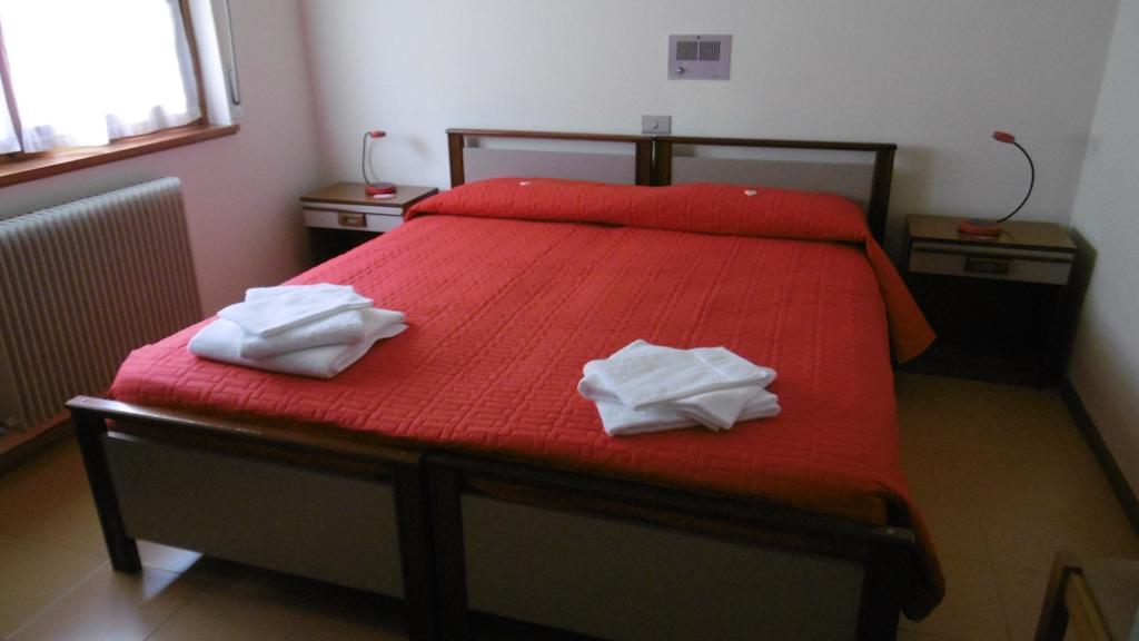 Casa Per Ferie Paola Di Rosa Hotel Arta Terme חדר תמונה
